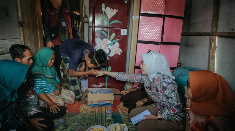 Suasana Hangat Warnai Kunjungan Wagub Jihan ke Rumah Calon Siswa Sekolah Rakyat