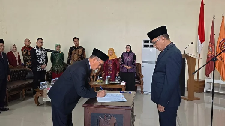 Prof Sarono Resmi Dilantik Jadi Rektor UTB Lampung