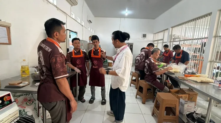 Lapas Kelas I Bandar Lampung Gelar Pelatihan Pembuatan Roti bagi Warga Binaan
