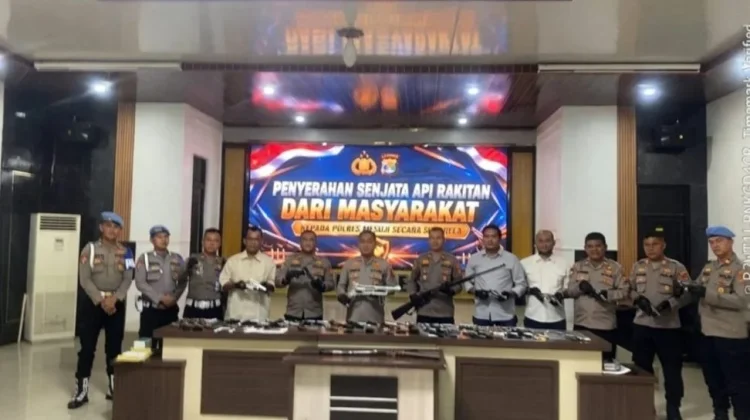 Polres Mesuji Terima Puluhan Senpi Rakitan dari Masyarakat
