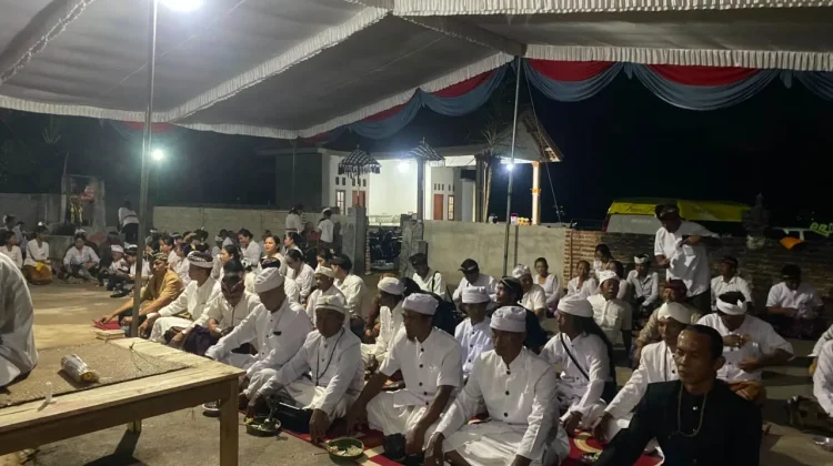 Umat Hindu Lampung Timur Semarakkan Piodalan Pura Jagadnatha Dharma Kerti