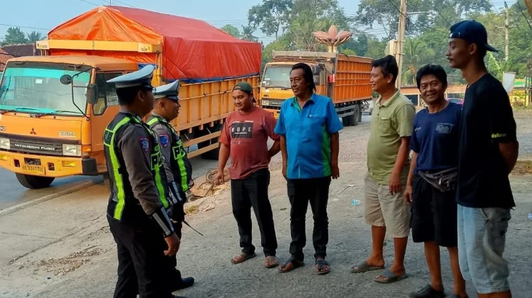 Cegah Kecelakaan, Satlantas Pesawaran Gencarkan Sosialisasi ODOL