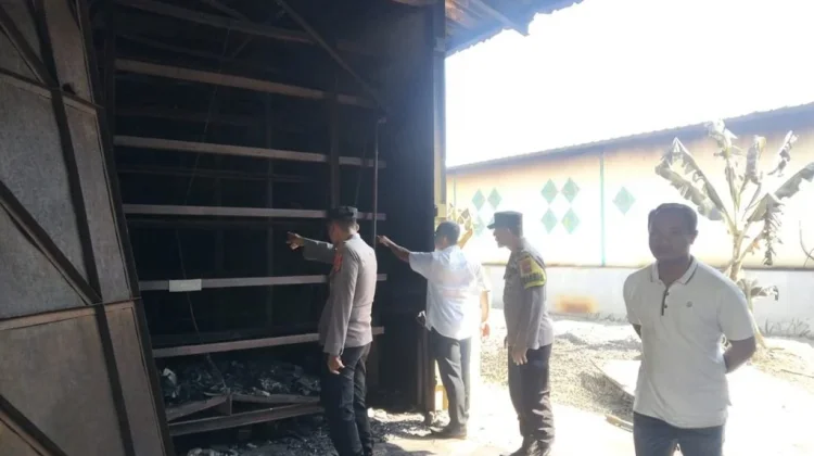 Gudang Pabrik Karet PTPN 1 Waybrulu Kebakaran, Kerugian Rp700 Juta