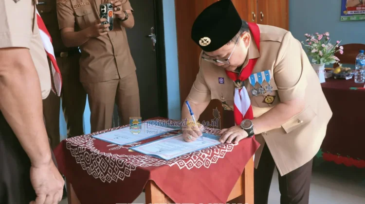 Lantik Pengurus Pramuka Pesisir Barat, Wakil Bupati Tekankan Penguatan Karakter