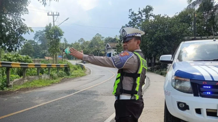 Satlantas Polres Tanggamus Usut Video Viral Mobil Dinas Ugal-ugalan