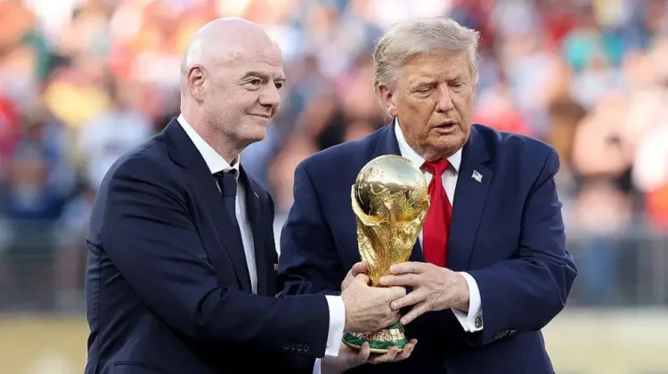 UEFA dan PM Inggris Kecam Rencana Jual Piala Dunia