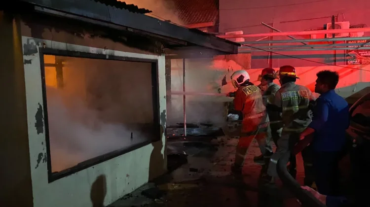 Diduga Korsleting Listrik, Satu Rumah Warga Dilahap Sijago Merah