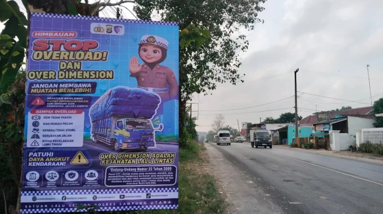 Satlantas Polres Lampung Utara Pasang Banner Imbauan Stop Over Dimension