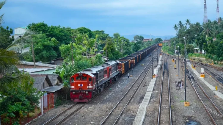 Dua Orang Tertemper Kereta di Bandarlampung, KAI Imbau Warga Jauhi Jalur Rel