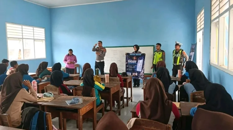 Pelajar Mesuji Dikenalkan Layanan Digital Kepolisian Modern