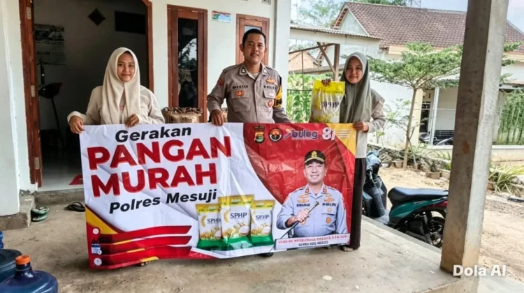 Polsek Mesuji Salurkan 1,4 Ton Beras Murah