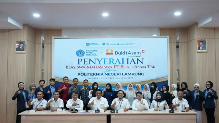 PT Bukit Asam Salurkan Beasiswa bagi Mahasiswa Polinela