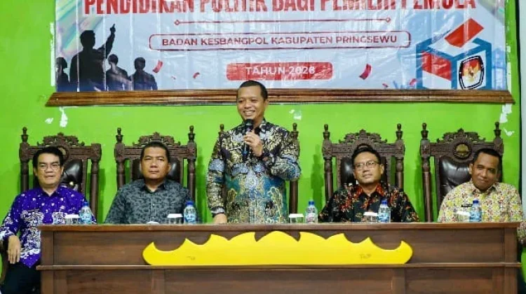 Bupati Pringsewu Bekali Pemilih Pemula di SMAN 1, Tekankan Pentingnya Tangkal Hoak