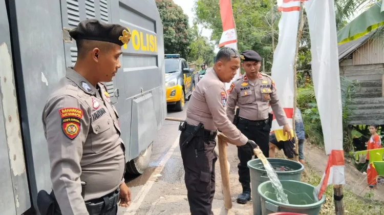 Bantuan Air Bersih Ringankan Warga Way Serdang