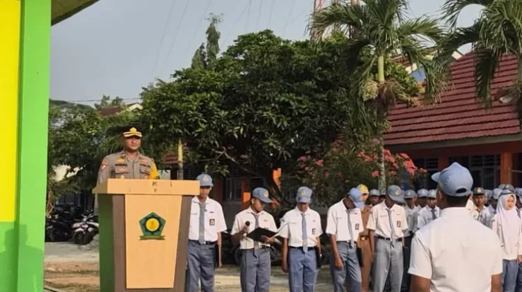 Kabag Ops Polres Mesuji Motivasi Pelajar Berprestasi