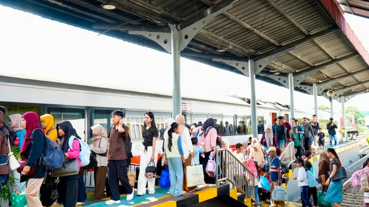 KAI Tanjungkarang Layani 681 Ribu Pelanggan pada Semester I 2026