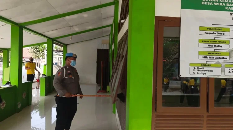 Polres Mesuji Ajak Warga Jaga Kebersihan Lingkungan