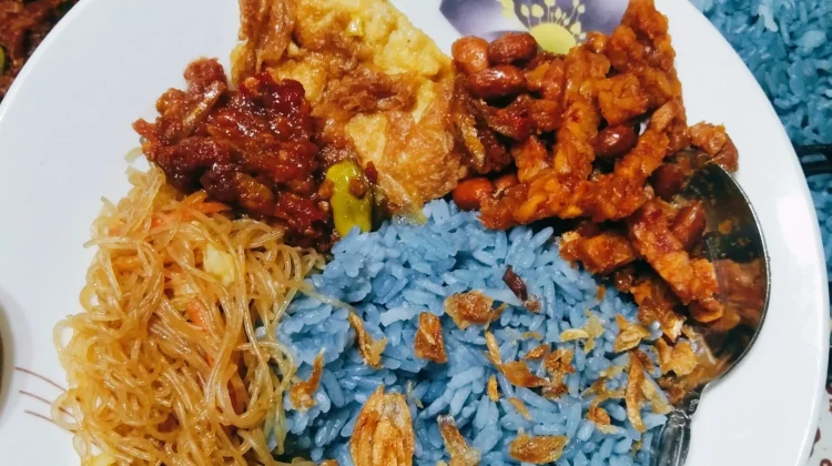 Resep Nasi Biru Bunga Telang, Ini Cara Membuatnya di Rumah