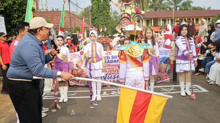 Karnaval HUT RI ke-81 Meriahkan Kecamatan Sukadana