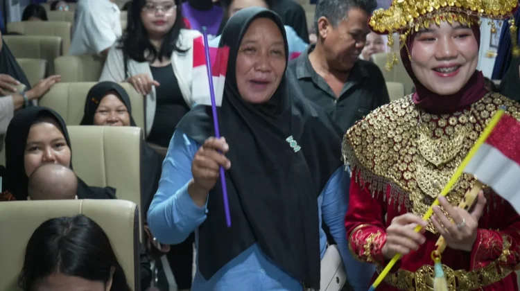 HUT RI, KAI Ajak Pelanggan Nyanyikan Indonesia Raya & Ikuti Lomba di Atas Kereta