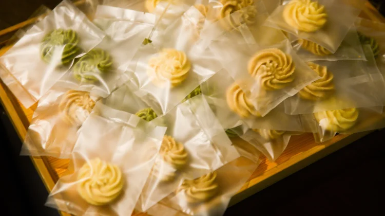 Fenomena Edible Packaging: Kemasan Ramah Lingkungan Berbahan Rumput Laut