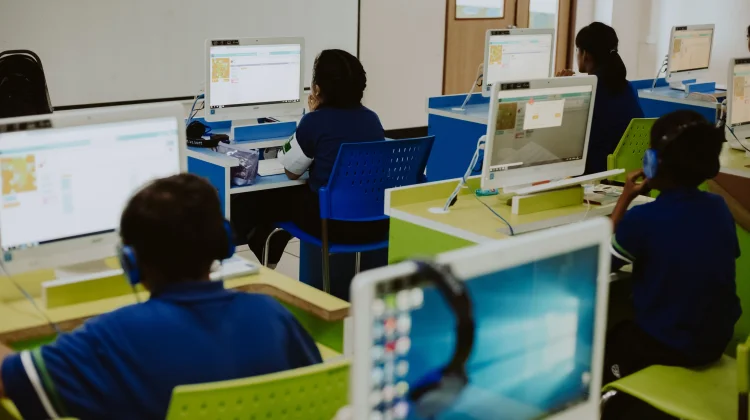 Generasi Muda dan Literasi Digital, Bekal Penting di Era Teknologi