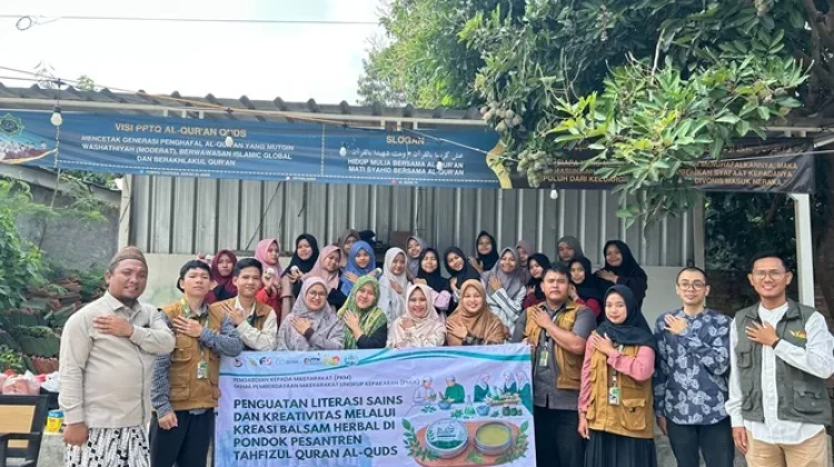 Balsem Herbal Jadi Media Belajar Sains Santri