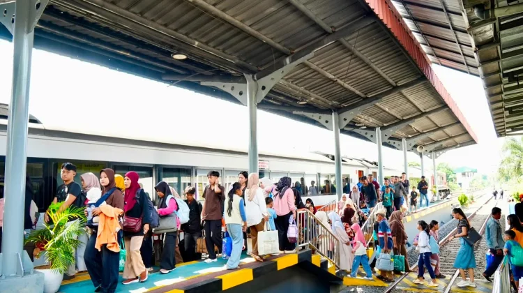 Libur Maulid Nabi, 16.106 Pelanggan Gunakan Kereta Api di Divre IV Tanjungkarang