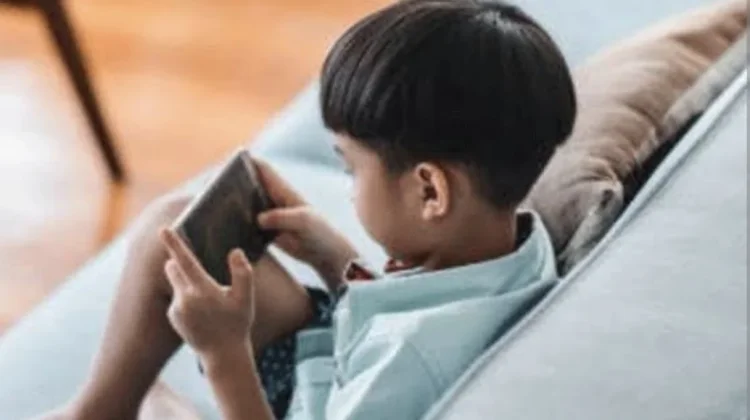 Tips Agar Anak Tidak Kecanduan Gadget