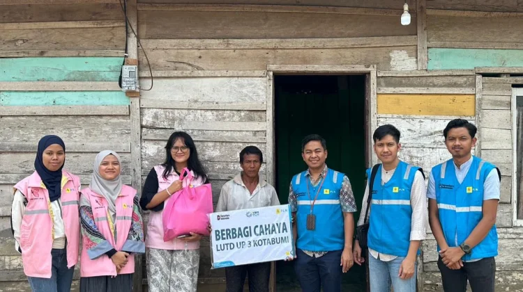 PLN UP3 Kotabumi Sambung Listrik Gratis bagi Warga Prasejahtera