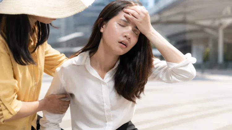 Jangan Tertukar! Ini Beda Heat Exhaustion dan Heatstroke yang Fatal