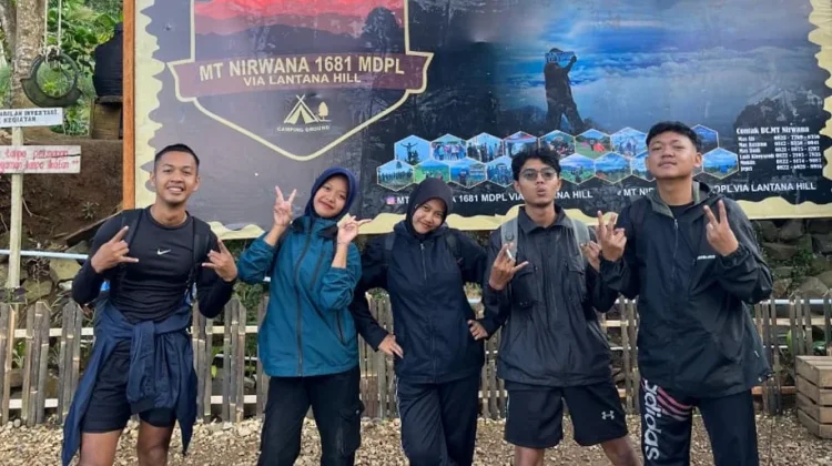 Camping Jadi Cara Anak Muda Menikmati Alam Lampung