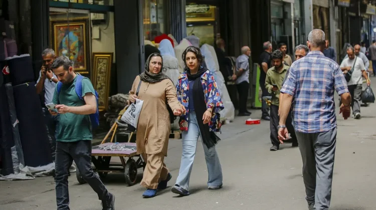 Iran Siap Hadapi Sanksi Ekonomi "D-Day" Amerika Serikat