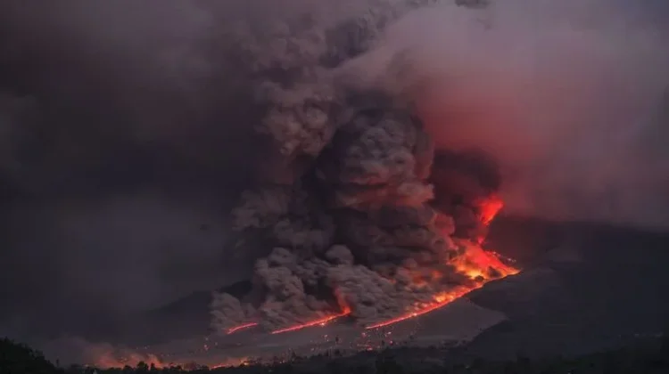 Abu Vulkanik Mengandung Pecahan Kaca dan Batuan, Berbahaya jika Terhirup