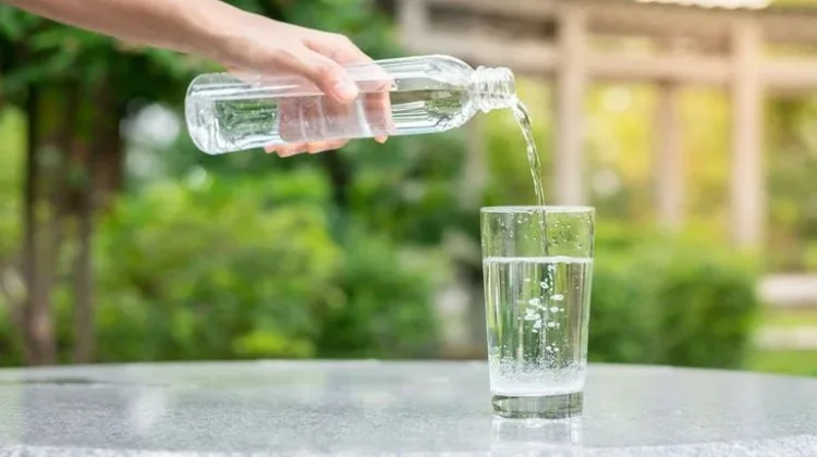 Minum Air sebelum Makan, Benarkah Bisa Bantu Turunkan Berat Badan?