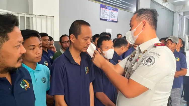 Rutan Bandar Lampung Bagikan APD Antisipasi Abu Vulkanik Gunung Anak Krakatau