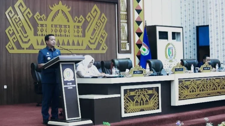 Bupati Pringsewu Jawab Pandangan Umum Fraksi DPRD soal Perubahan APBD 2026