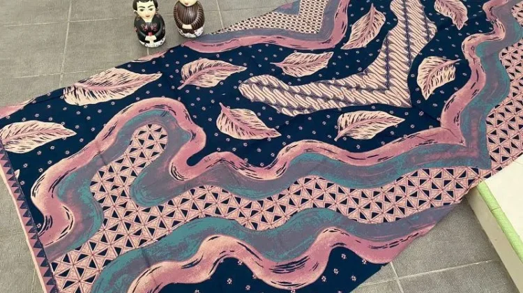 Cara Baru Generasi Muda Memakai Batik Kontemporer