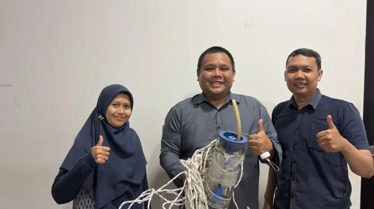 Tim Dosen Polinela Telusuri Teluk Hurun dari Permukaan hingga Kedalaman