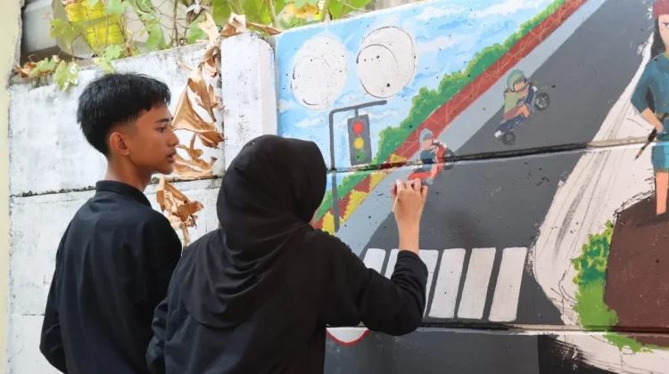 Pelajar Kalianda Salurkan Kreativitas lewat Lomba Mural