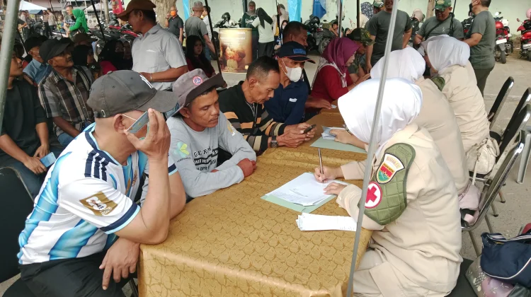 Sambut HUT Ke-81 TNI, Kodim 0410/KBL Gelar Bakti Kesehatan Terpadu
