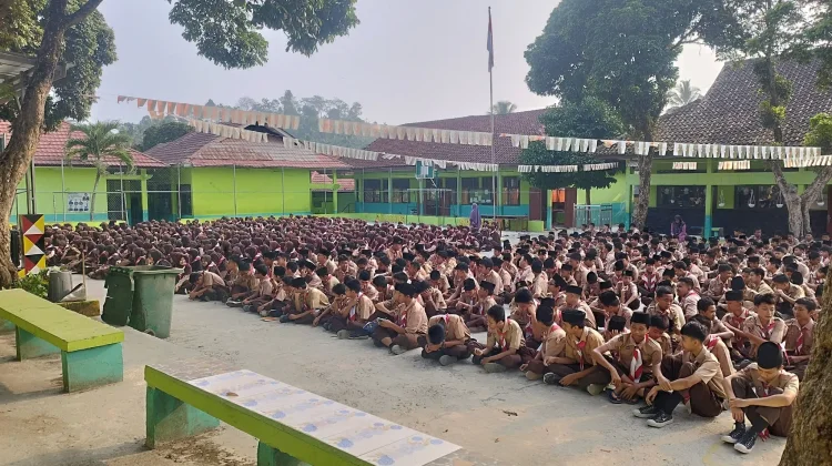 Sabtu Religi MTsN 2 Tanggamus Tanamkan Pentingnya Adab sebelum Ilmu