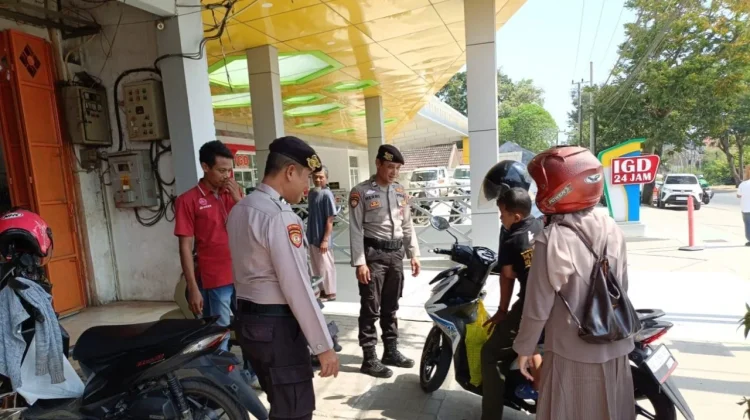 Patroli Dialogis, Polres Metro Sambangi Warga dan Sampaikan Imbauan Kamtibmas