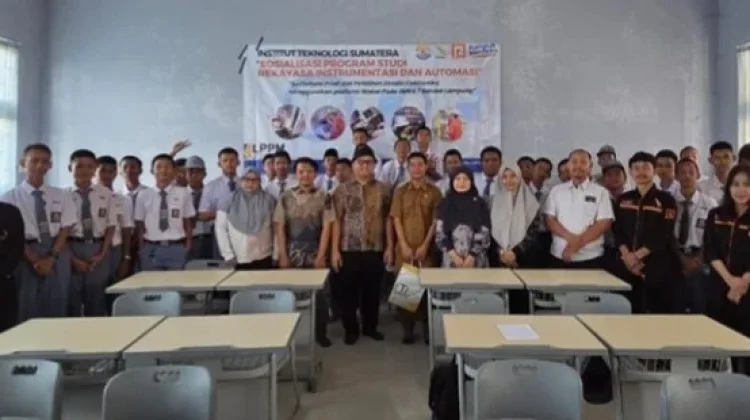 Siswa SMK 7 Bandar Lampung Belajar Desain Elektronika