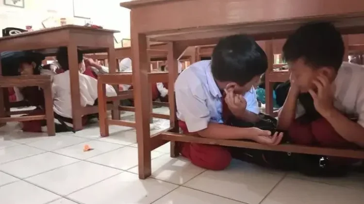 Sekolah Tanggap Bencana: Belajar Siaga Hadapi Bencana
