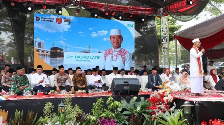 Peringati HUT ke-35 Lampung Barat, Kapolres Lampung Barat Hadiri Pengajian Akbar