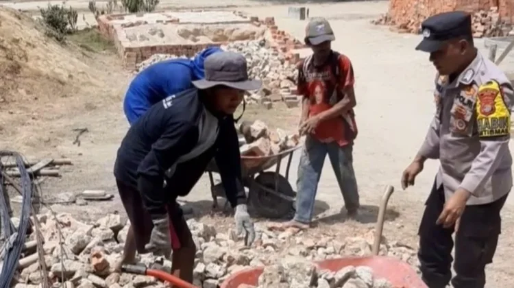 Gotong Royong Polisi dan Warga Perkuat Kamtibmas