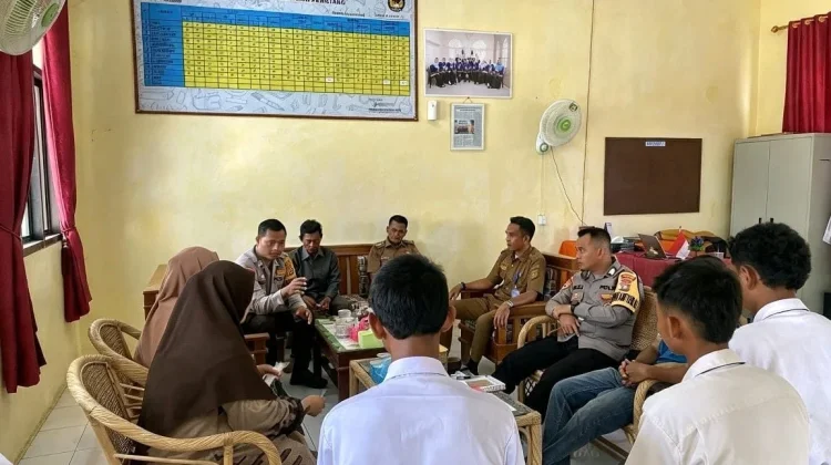 Polsek Simpang Pematang Fasilitasi Rembuk Pekon Terkait Perselisihan Pelajar