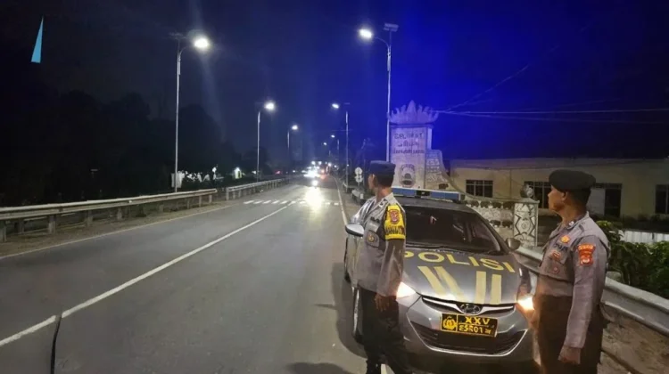 Cegah Kejahatan Jalanan Malam Hari Personel Polsek Tegineneng Gelar Patroli