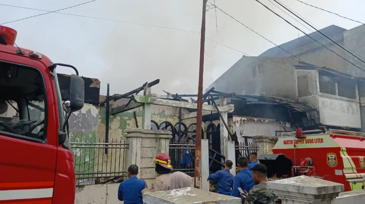 Kompor Portabel Meledak, Rumah Permanen di Rajabasa Bandar Lampung Hangus Terbaka